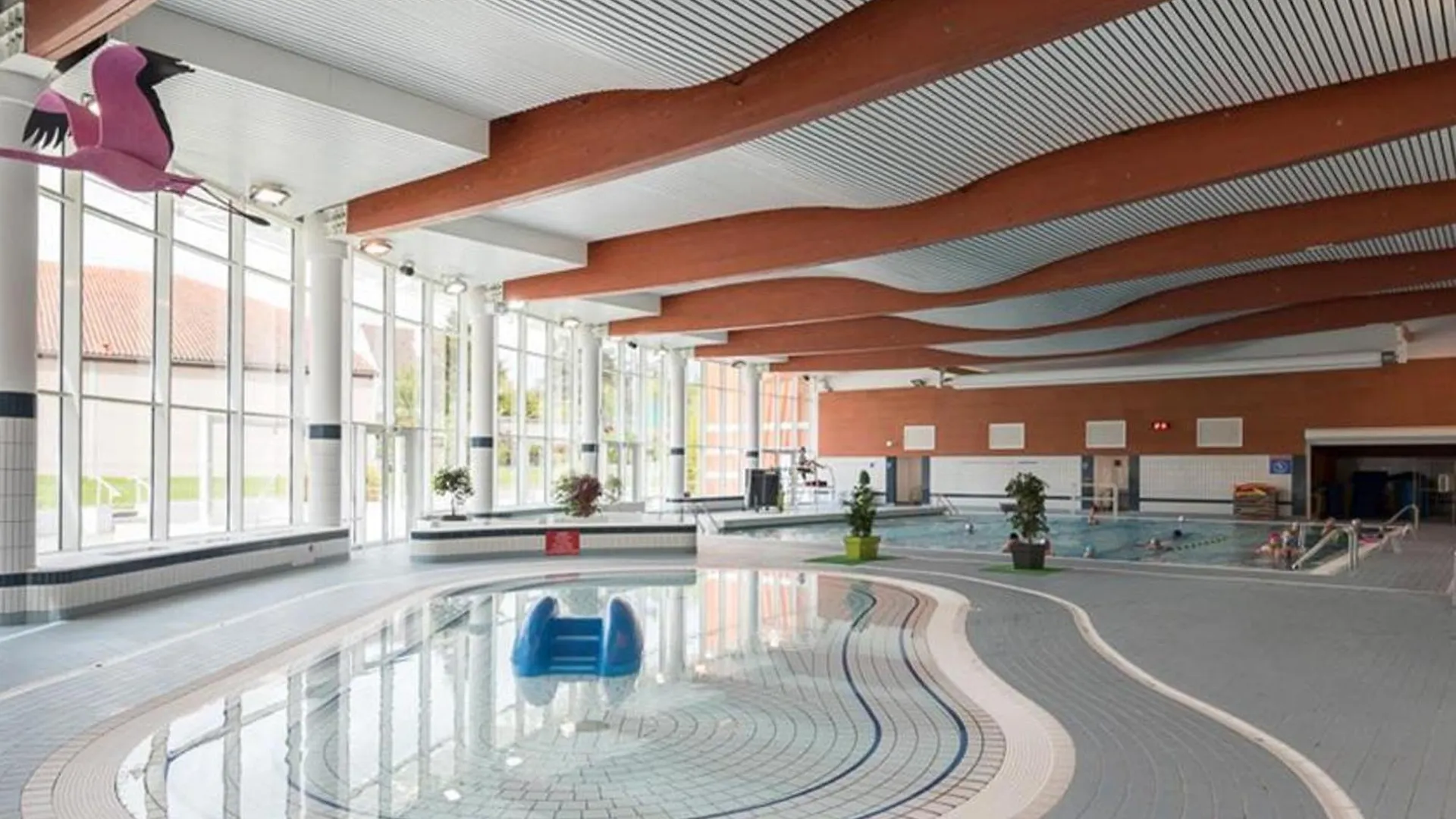 Casa de Férias Gite Moderne Avec Jardin, Etang, Terrasses Et Confort Tout Inclus A Montbrison - Fr-1-496-157