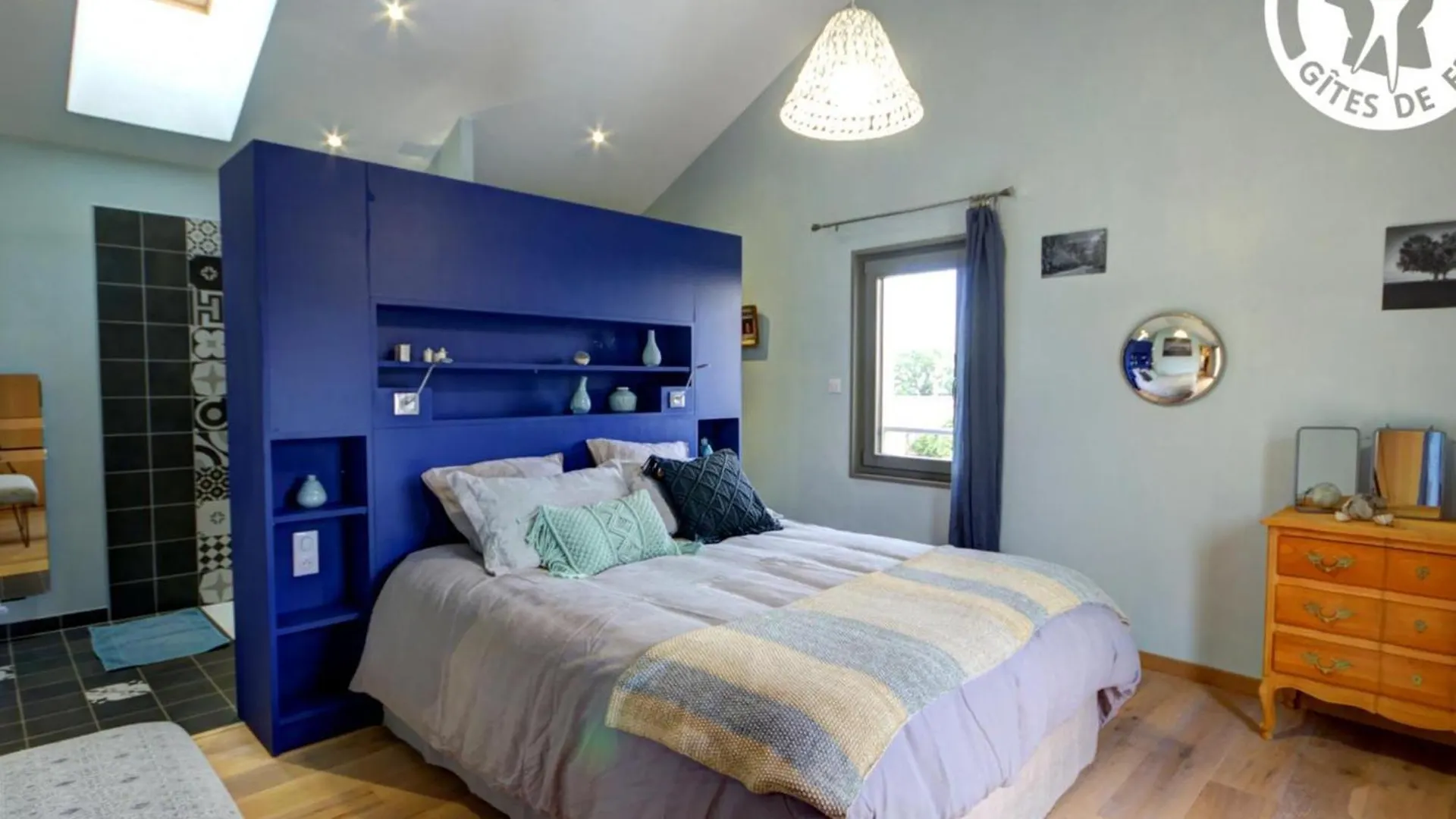 Gite Moderne Avec Jardin, Etang, Terrasses Et Confort Tout Inclus A Montbrison - Fr-1-496-157 França